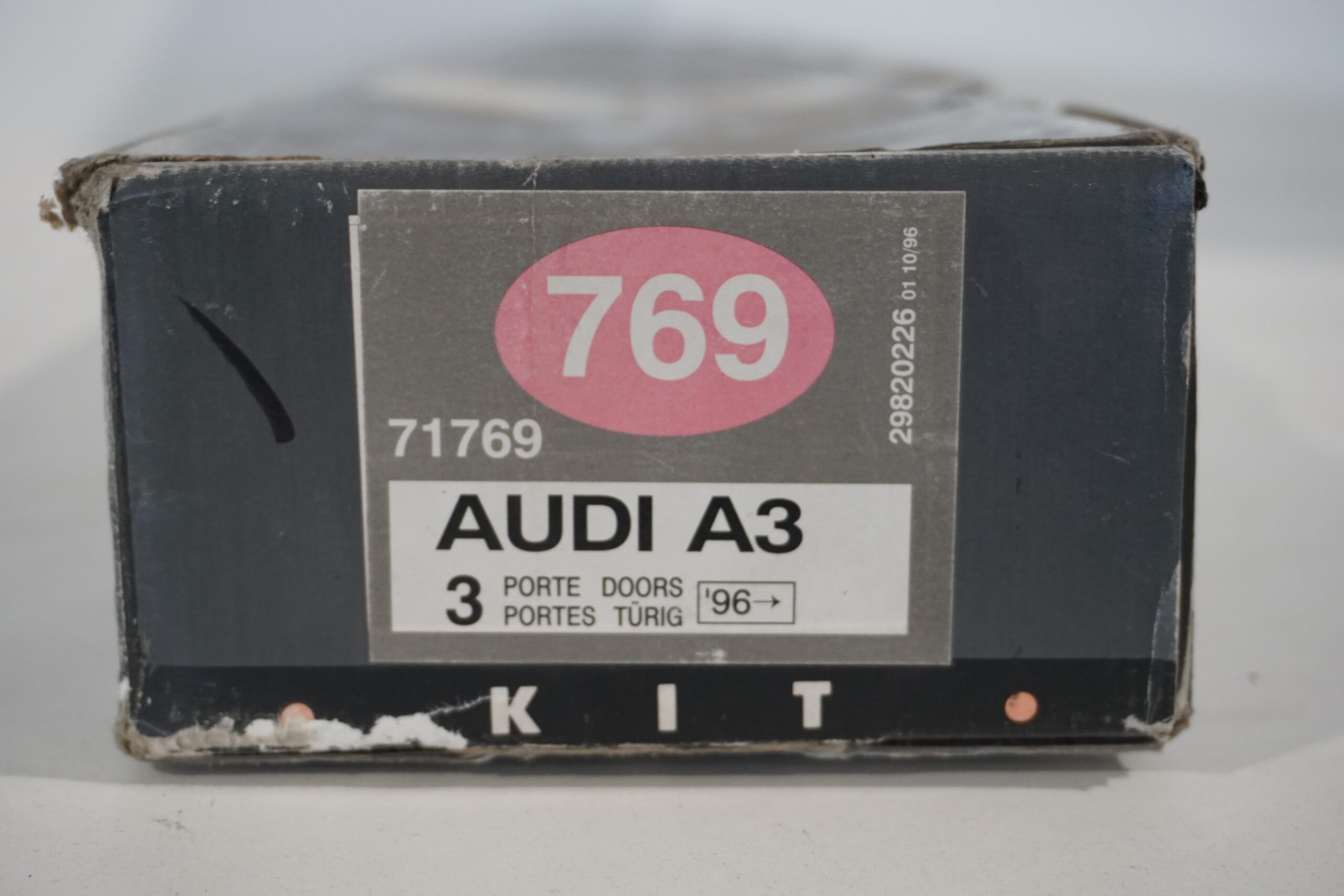 Kit staffe di fissaggio Fapa 769 Audi A3 '96 - immagine 2