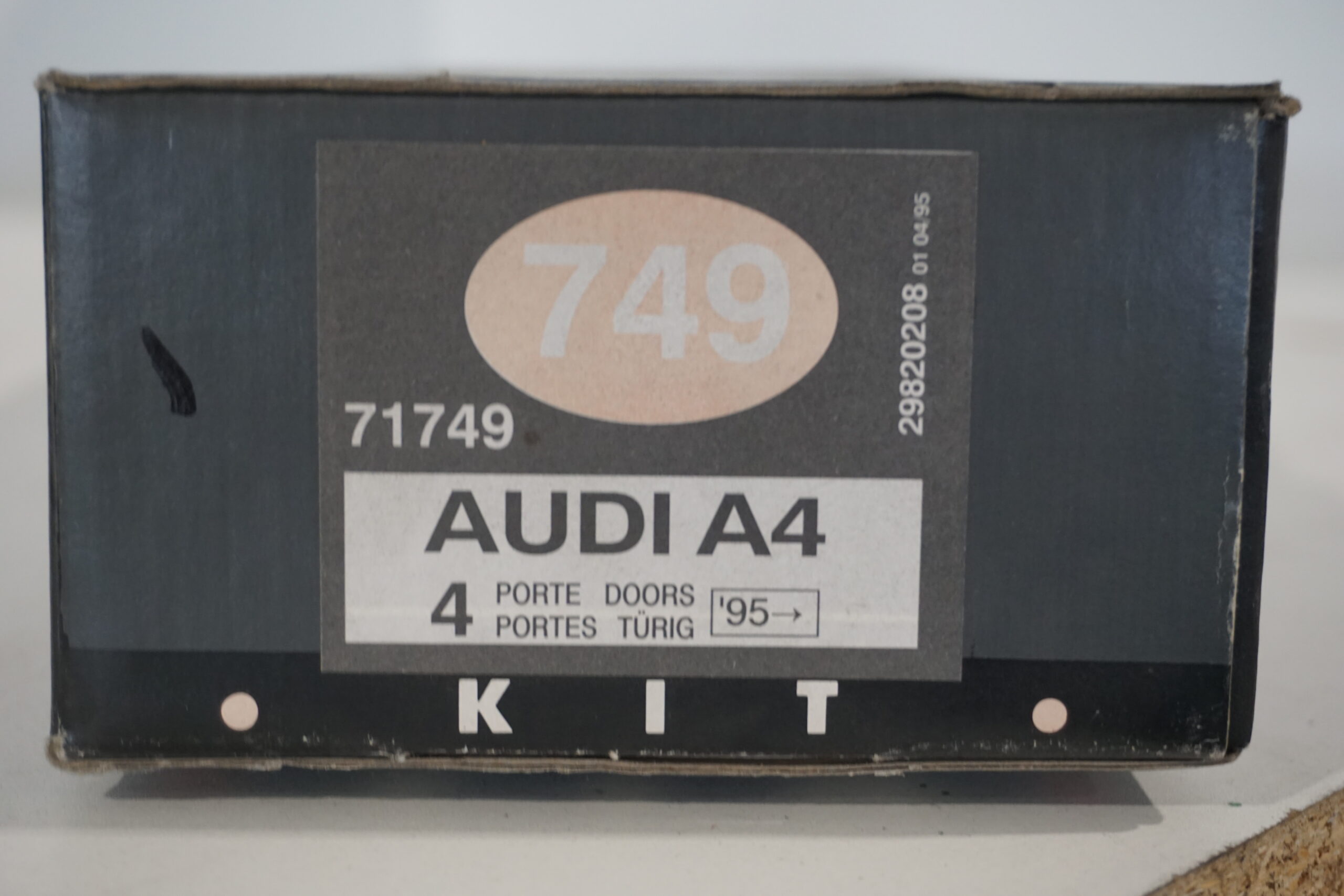 Kit staffe di fissaggio Fapa 749 Audi A4 '95 - immagine 2