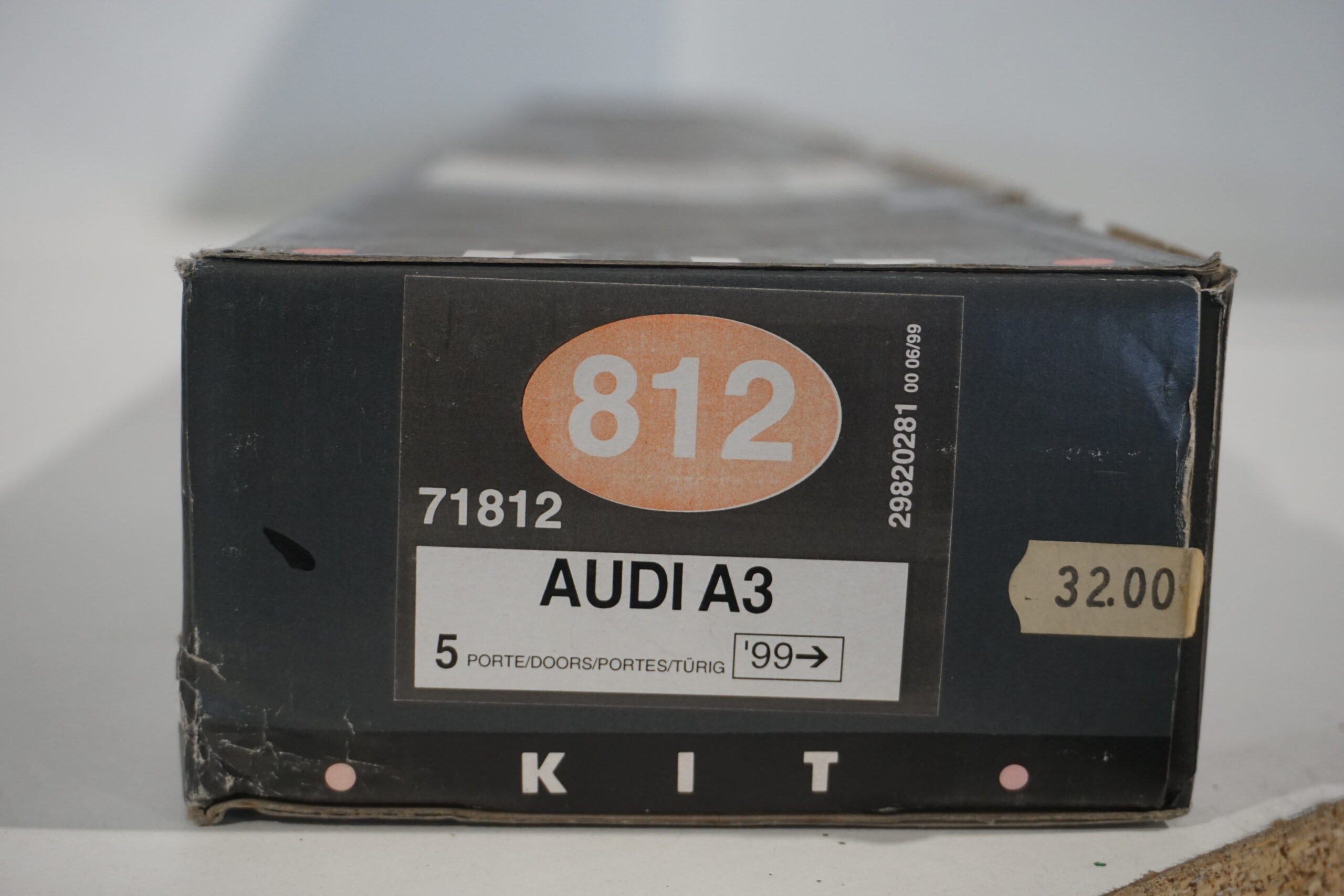 Kit staffe di fissaggio Fapa 812 Audi A3 '99 - immagine 2