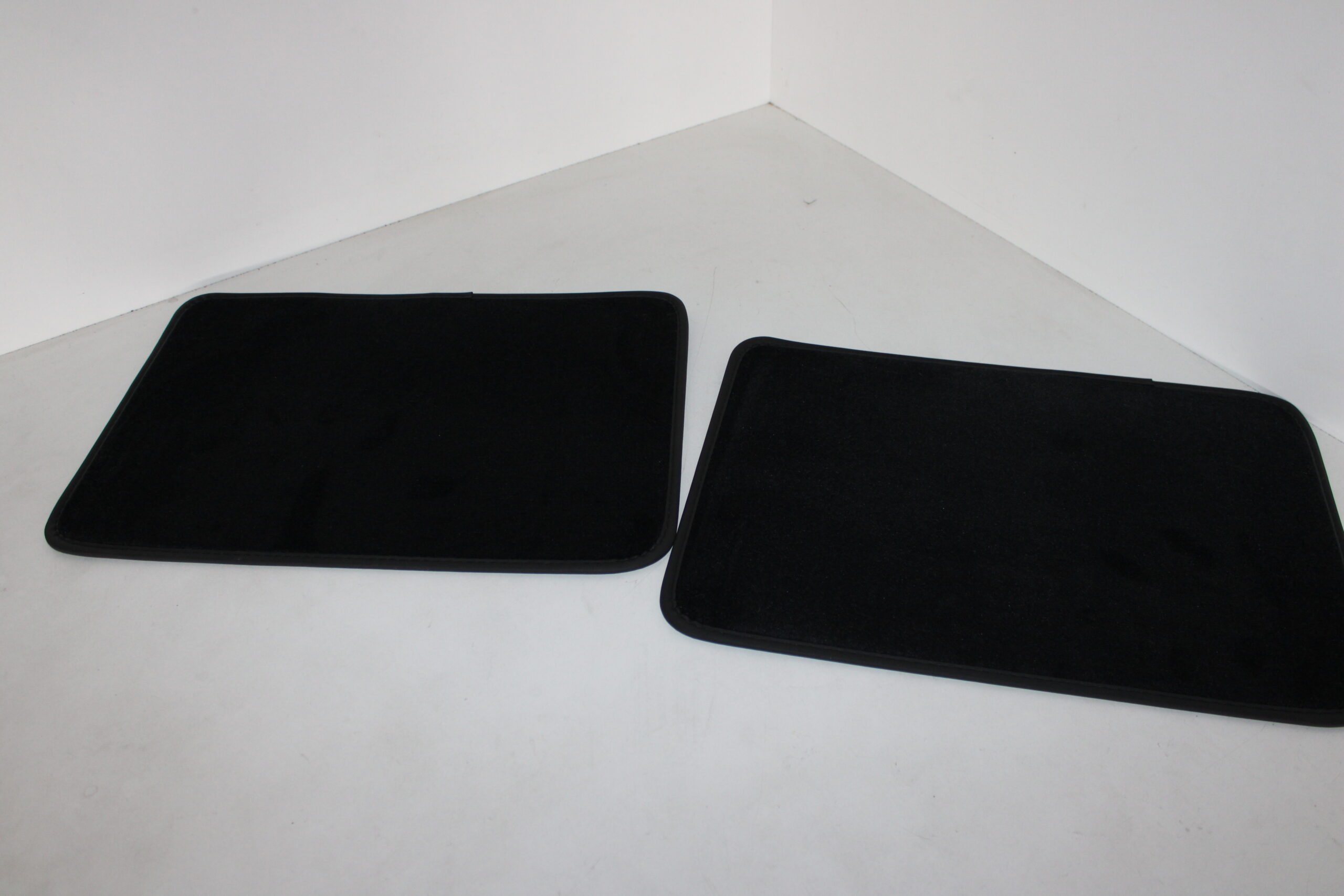 Tappeto auto completo Audi A4 nero moquette anno non identificato - immagine 2